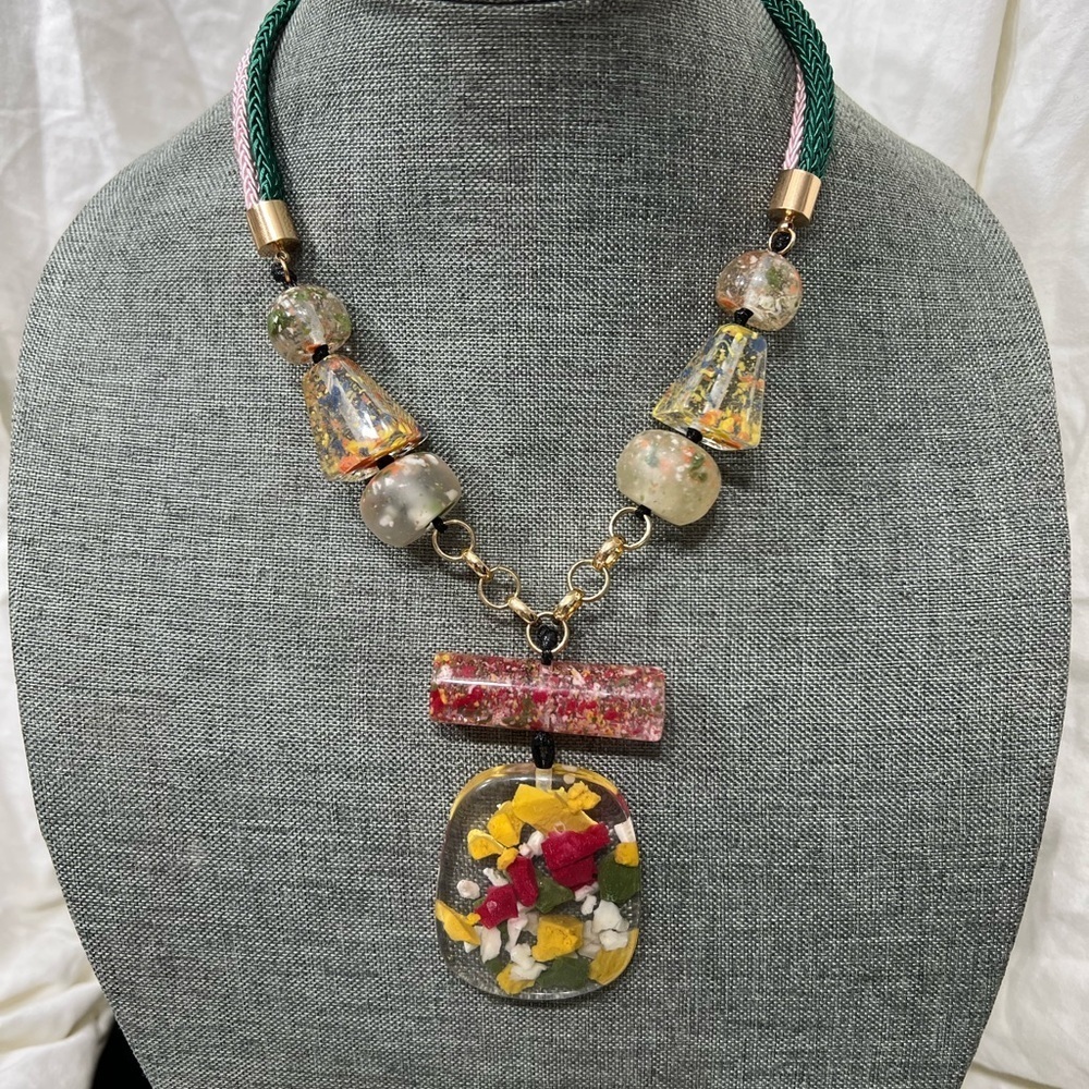 Fashion Jewelry Ladys Acrylic Necklace Mixed With Gold Plated Stainless☑️ - Picture 5 of 8
